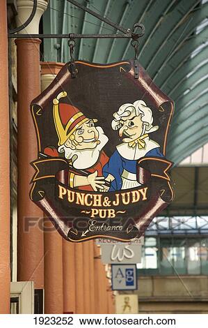 Stock Image - The Punch and Judy Pub, Covent Garden, London, England, UK. Fotosearch