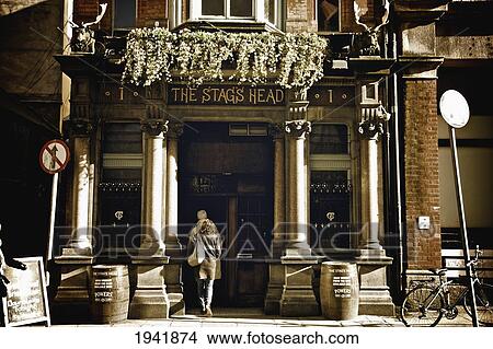 Picture - The Stag's Head Pub On Dame Street; Dublin Ireland. Fotosearch