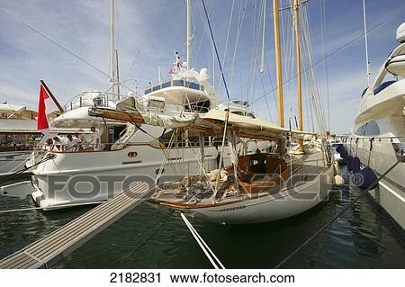 The Weekwnd Market In St Tropez South Of France View Large Photo Image Stock Image - The Weekwnd Market In St Tropez South Of France. Fotosearch