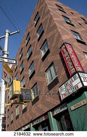 Stock Image - Two Boots Pizza, Ave A, East Village, Nyc. Fotosearch