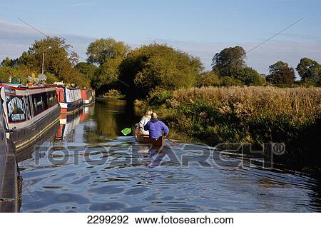 Stock Image - Uk, Oxfordshire Canal; Lower Heyford. Fotosearch