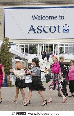 Stock Image - United Kingdom, England, Spectators; Berkshire, Royal Ascot Horse Racing. Fotosearch