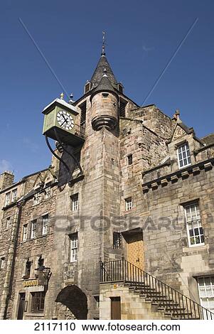 Stock Image - United Kingdom, Scotland, Edinburgh, buildings along the Royal Mile. Fotosearch