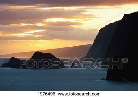 Stock Photograph - USA, Hawaii, Big Island, Northern Coastline And Polulu Valley; North Kohala. Fotosearch