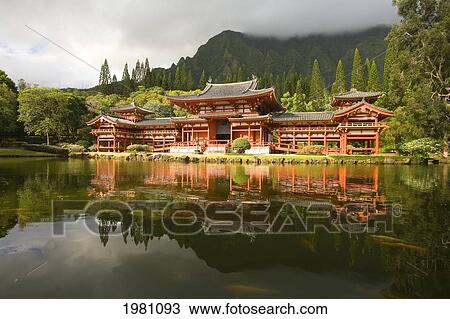 Stock Image - USA, Hawaii, Oahu, Byodo-In Temple in Valley Of Temples Memorial Park; Ahuimanu Valley. Fotosearch
