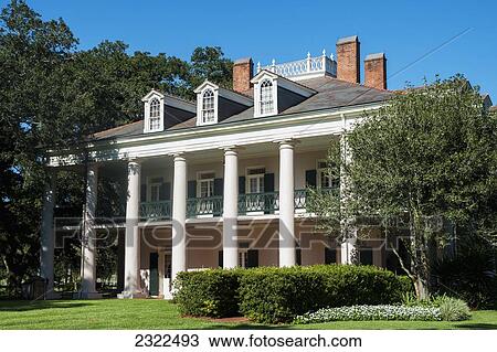 Stock Image - USA, Louisiana, Oak Alley Plantation; Vacherie, Colonial style house. Fotosearch