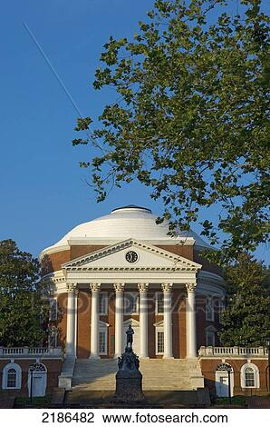 Stock Image - USA, Virginia, Rotunda at the University of Virginia designed by Thomas Jefferson. Best known as home to three U. S. Presidents (Thomas Jefferson James Madison and James Monroe). City is also known for Jefferson's Monticello; Charlottesville. Fotosearch