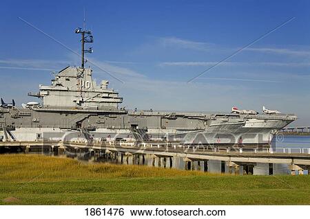 Stock Photograph - Uss Yorktown Aircraft Carrier, Patriots Point Naval & Maritime Museum, Charleston, South Carolina, Usa. Fotosearch