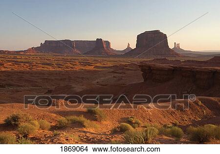 Picture - Utah/Arizona Border, United States Of America; Monument Valley. Fotosearch