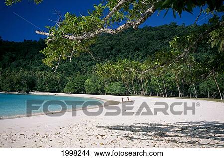Picture - Vanuatu, Espiritu Santo, Champagne Beach Couple Far Away With Canoe On Sand. Fotosearch