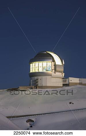 Picture - View From Mauna Kea Observatories The Summit Of Mauna Kea On The Island Of Hawaii Hosts The World's Largest Astronomical Observatory; Mauna Kea Hawaii United States Of America. Fotosearch