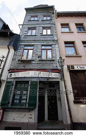 Stock Image - View Of An Old Pub In Alt-Sachsenhausen At Frankfurt Am Main, Germany. Fotosearch