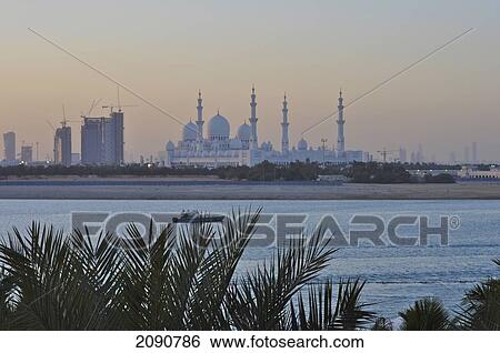 View Of Sheikh Zayed Bin Sultan Al Nahyan Mosque And Building Construction Work In Abu Dhabi View Large Photo Image Stock Photograph - View Of Sheikh Zayed Bin Sultan Al Nahyan Mosque And Building Construction Work In Abu Dhabi. Fotosearch
