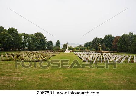 War Graves At The Thiepval Memorial To The Missing Of The Somme, Designed By Sir Edwin Lutyens, Thiepval, Somme, France View Large Photo Image Stock Image - War Graves At The Thiepval Memorial To The Missing Of The Somme, Designed By Sir Edwin Lutyens, Thiepval, Somme, France. Fotosearch