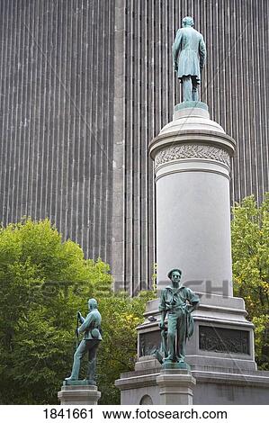 Stock Image - War Monument In Washington Square Park; Rochester, New York State, Usa. Fotosearch
