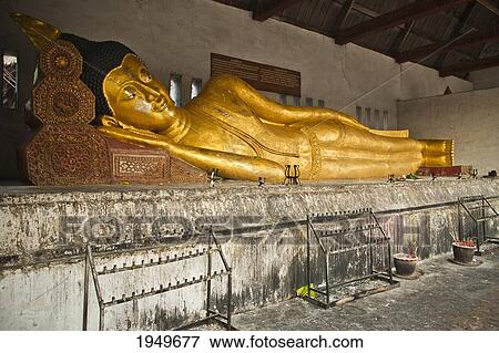 Stock Photo - Wat Chedi Luang; Chiang Mai Thailand. Fotosearch