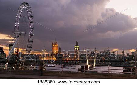 Waterloo Bridge At Dusk With The Houses Of Parliament In The Background View Large Photo Image Stock Image - Waterloo Bridge At Dusk With The Houses Of Parliament In The Background. Fotosearch
