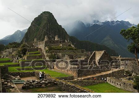 Wayna Pic Temple Lune Montagne Machu Picchu Pérou Banque Dimage