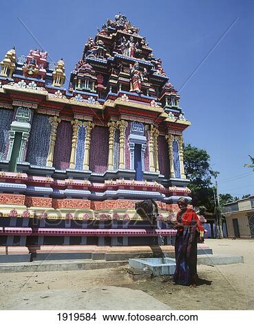 Picture - Woman Offers In Kali Temple ÃƒÆ’Ã‚Â¡. Fotosearch
