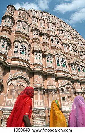 Stock Photo - Women in sari passing Hawa Mahal City Palace, Jaipur's most distinctive landmark, Jaipur, Rajasthan State, India. ÃƒÆ’Ã…Â Asia. ÃƒÆ’Ã…Â . Fotosearch