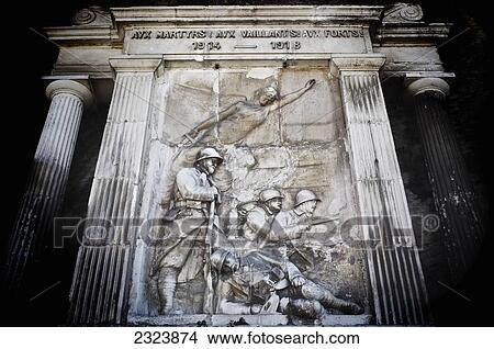 Picture - World War I monument; Vaison-la-Romaine, France. Fotosearch