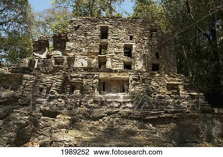 Stock Image - Building 6, Yaxchilan, Chiapas, Mexico. Fotosearch