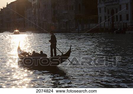 Gondoliero Rowing A Gondola, Venice, Italy View Large Photo Image Picture - Gondoliero Rowing A Gondola, Venice, Italy. Fotosearch