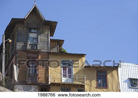 Stock Photograph - Houses On Cerro Lecheros, Valparaiso, Valparaiso Region, Chile. Fotosearch