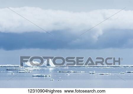 Stock Photograph - Icebergs; Antarctica. Fotosearch