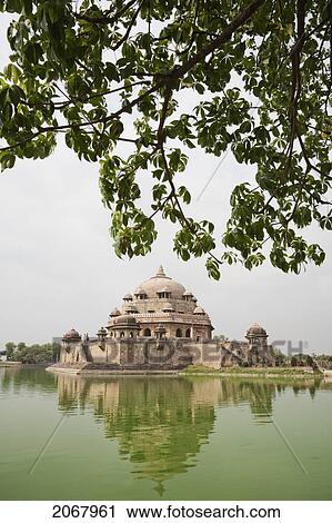 Stock Image - Mausoleum Of Sher Shah, Sasaram, Bihar, India. Fotosearch