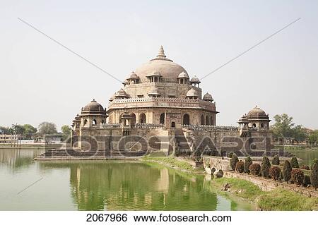 Stock Photograph - Mausoleum Of Sher Shah, Sasaram, Bihar, India. Fotosearch