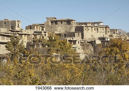 Stock Photograph - Mud Houses In Chahar Deh-Ye Ghowr Band, Parwan Province, Afghanistan. Fotosearch