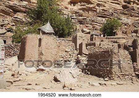 Stock Image - Panorama of Irelli Village, set in the Bandiagara Escarpment, Mali. Fotosearch