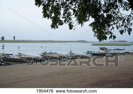 Pinasse Boats on the Niger River in Mopti, Mali View Large Photo Image Stock Photograph - Pinasse Boats on the Niger River in Mopti, Mali. Fotosearch