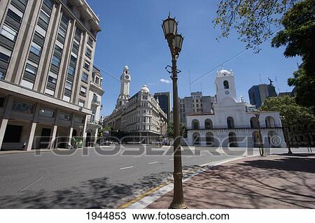 Stock Image - Plaza De Mayo & Cabildo (Town Hall), Buenos Aires, Capital Federal, Argentina. Fotosearch