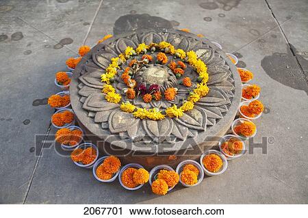 Ratnachankramas By The Mahabodi Temple, Bodhgaya, Bihar, India View Large Photo Image Stock Image - Ratnachankramas By The Mahabodi Temple, Bodhgaya, Bihar, India. Fotosearch