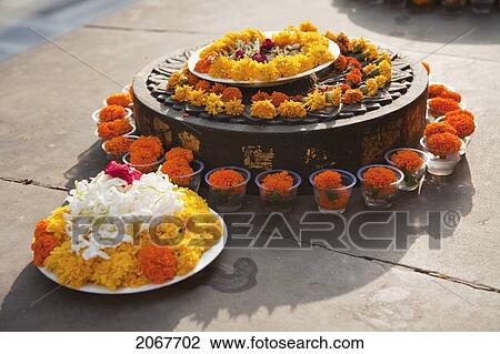 Stock Image - Ratnachankramas By The Mahabodi Temple, Bodhgaya, Bihar, India. Fotosearch