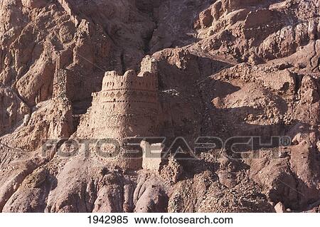 Sharh-E-Zohak (The Red City) And Its Elaborate Towers Guarded The Entrance To Bamiyan During The Reigns Of The Shansabani Kings In The 12Th And 13Th Centuries., Bamian Province, Afghanistan View Large Photo Image Stock Photography - Sharh-E-Zohak (The Red City) And Its Elaborate Towers Guarded The Entrance To Bamiyan During The Reigns Of The Shansabani Kings In The 12Th And 13Th Centuries., Bamian Province, Afghanistan. Fotosearch