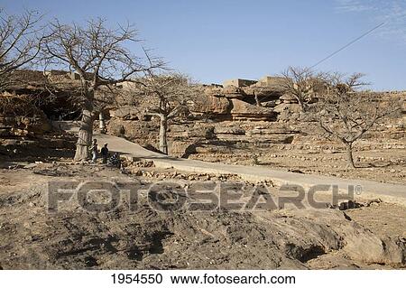 Stock Image - Top of the Bandiagara Escarpment near Bongo, Mali. Fotosearch