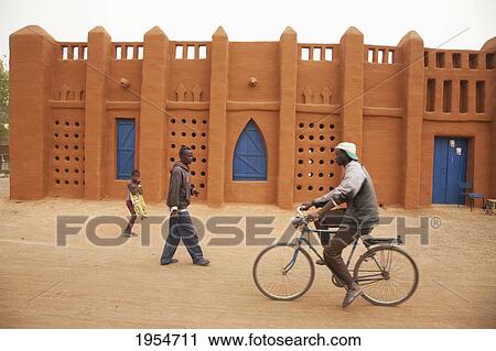 Stock Image - Traditional mud brick building in Segou, Mali. Fotosearch