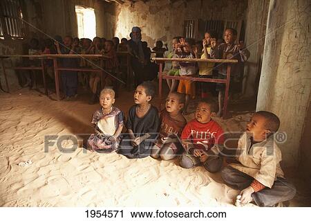 Stock Image - Tuareg children in a primary school in Tiriken, Mali. Fotosearch