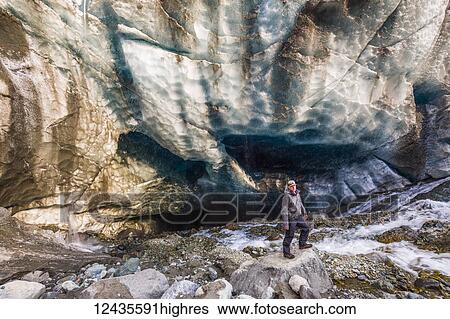 Stock Photograph - People-Young Adult (18-25). Fotosearch