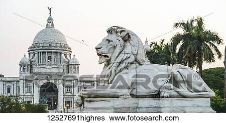 Stock Photograph - The Victoria Memorial, dedicated to the memory of Queen Victoria; Kolkata, West Bengal, India. Fotosearch