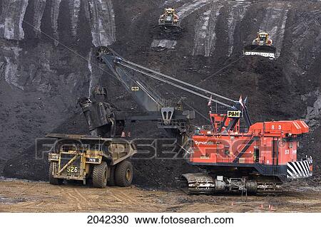 Stock Image - Mining Oil Sands Ore, Near Fort Mcmurray, Alberta. Fotosearch
