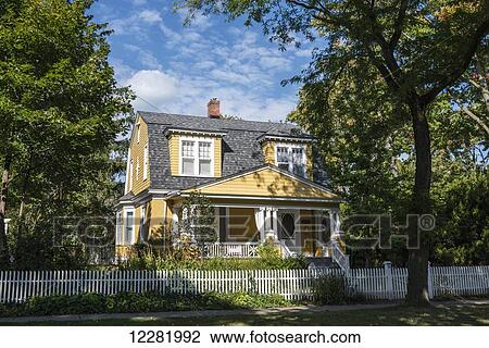 Quaint private house with white picket fence; Niagara-on-the-Lake, Ontario, Canada View Large Photo Image Stock Image - Quaint private house with white picket fence; Niagara-on-the-Lake, Ontario, Canada. Fotosearch