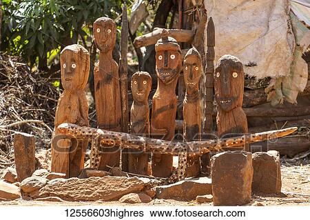 Stock Photograph - s, memorial statues carved from wood; Karat-Konso, Ethiopia. Fotosearch