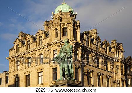 Pitt Statue On George Street; Edinburgh, Scotland View Large Photo Image Stock Photography - Pitt Statue On George Street; Edinburgh, Scotland. Fotosearch