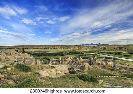 Stock Photograph - Hoodoos in the Badlands of the Milk River Valley, Writing-on-Stone Provincial Park; Alberta, Canada. Fotosearch
