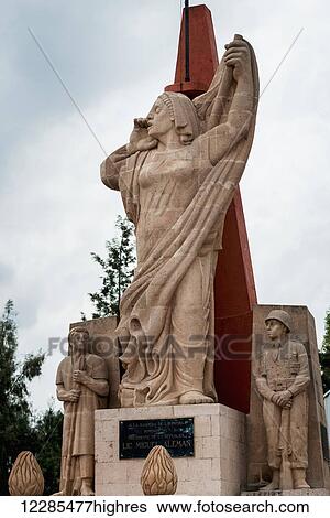 Stock Photograph - Stone statues of a monument; Dolores Hidalgo, Guanajuato, Mexico. Fotosearch