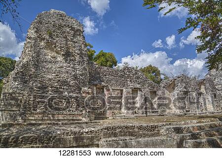 Stock Image - Structure 1, Chicanna Mayan archaeological site, mixture of Chenes and Rio Bec style, late classic period; Campeche, Mexico. Fotosearch